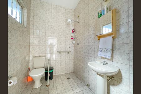 Casa à venda com 131m², 3 quartos e 5 vagasBanheiro 2