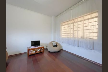 Sala de casa à venda com 3 quartos, 131m² em Vila Dalva, São Paulo