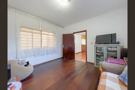 Sala de casa à venda com 3 quartos, 131m² em Vila Dalva, São Paulo