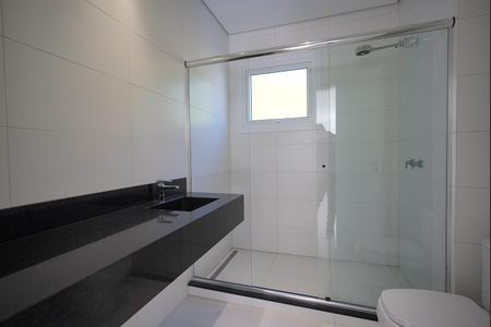 Casa de condomínio à venda com 276m², 3 quartos e 2 vagas Casa de condomínio à venda com 276m², 3 quartos e 2 vagasBanheiro da Suíte 3
