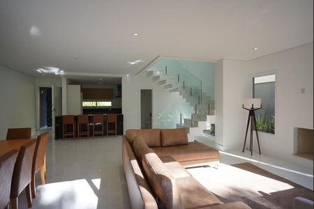 Sala de casa de condomínio para alugar com 3 quartos, 276m² em Pedra Redonda, Porto Alegre