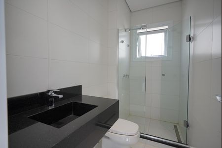 Casa de condomínio à venda com 276m², 3 quartos e 2 vagas Casa de condomínio à venda com 276m², 3 quartos e 2 vagasBanheiro da Suíte 2