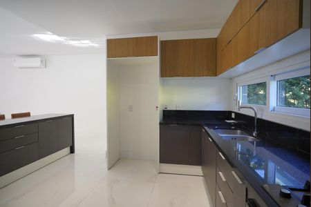 Casa de condomínio à venda com 276m², 3 quartos e 2 vagas Casa de condomínio à venda com 276m², 3 quartos e 2 vagasCozinha