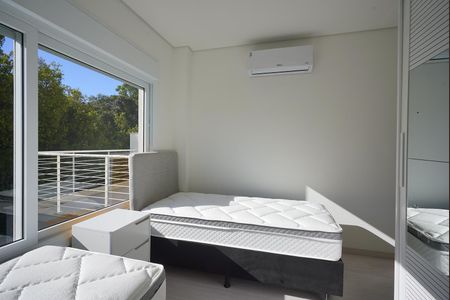 Casa de condomínio à venda com 276m², 3 quartos e 2 vagas Casa de condomínio à venda com 276m², 3 quartos e 2 vagasSuite 2
