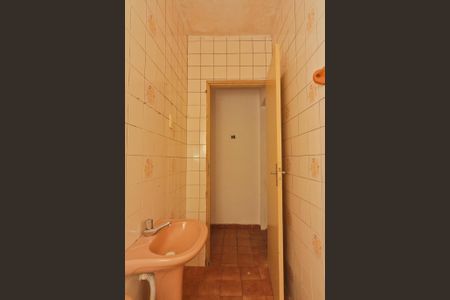 Banheiro de casa para alugar com 1 quarto, 80m² em Vila Zat, São Paulo