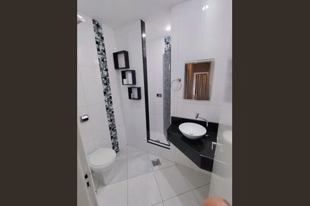 Banheiro de apartamento para alugar com 2 quartos, 60m² em Menino Deus, Porto Alegre