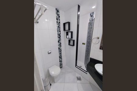 Banheiro de apartamento para alugar com 2 quartos, 60m² em Menino Deus, Porto Alegre