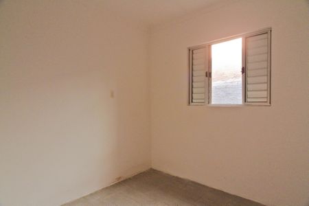 Quarto 2 de casa para alugar com 2 quartos, 70m² em Vila Zat, São Paulo