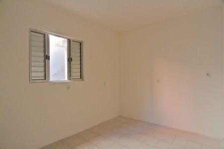 Quarto 1 de casa para alugar com 2 quartos, 70m² em Vila Zat, São Paulo