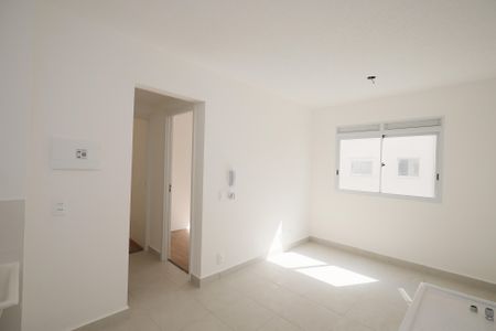 Sala / Cozinha / Tanque  de apartamento para alugar com 2 quartos, 32m² em Vila Maria, São Paulo