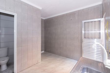 Cozinha de casa para alugar com 1 quarto, 60m² em Vila Zat, São Paulo