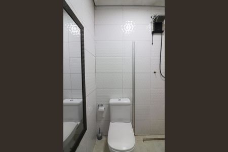 Banheiro Social de casa para alugar com 1 quarto, 52m² em Bairro dos Casa, São Bernardo do Campo