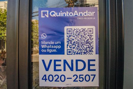 Casa à venda com 290m², 3 quartos e 2 vagas Casa à venda com 290m², 3 quartos e 2 vagasPlaquinha