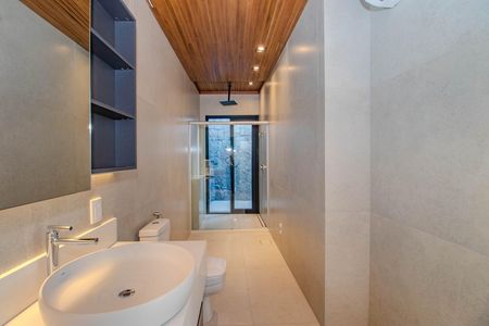 Casa à venda com 290m², 3 quartos e 2 vagas Casa à venda com 290m², 3 quartos e 2 vagasBanheiro 2 da Suíte 2