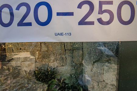 Casa à venda com 290m², 3 quartos e 2 vagas Casa à venda com 290m², 3 quartos e 2 vagasPlaquinha