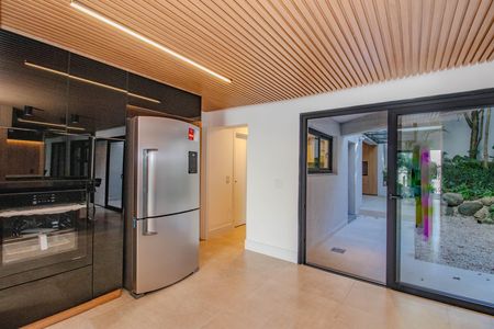 Casa à venda com 290m², 3 quartos e 2 vagas Casa à venda com 290m², 3 quartos e 2 vagasCozinha