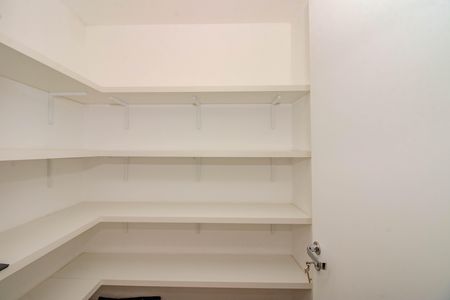 Casa à venda com 290m², 3 quartos e 2 vagas Casa à venda com 290m², 3 quartos e 2 vagasÁrea de Serviço