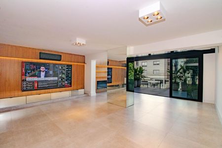 Casa à venda com 290m², 3 quartos e 2 vagas Casa à venda com 290m², 3 quartos e 2 vagasSala