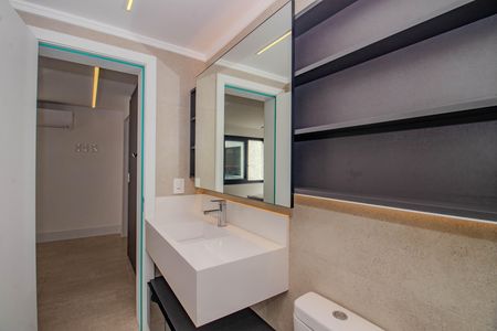 Casa à venda com 290m², 3 quartos e 2 vagas Casa à venda com 290m², 3 quartos e 2 vagasBanheiro da Suíte 2