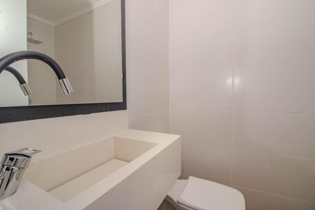 Casa à venda com 290m², 3 quartos e 2 vagas Casa à venda com 290m², 3 quartos e 2 vagasBanheiro Social