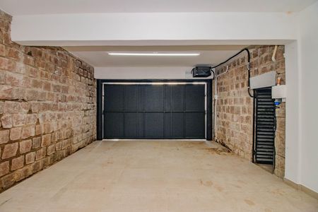 Casa à venda com 290m², 3 quartos e 2 vagas Casa à venda com 290m², 3 quartos e 2 vagasGaragem
