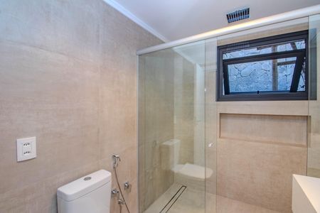 Casa à venda com 290m², 3 quartos e 2 vagas Casa à venda com 290m², 3 quartos e 2 vagasBanheiro da Suíte 1