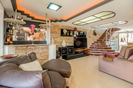 Casa à venda com 5 quartos, 450m² em Itaipu, Niterói