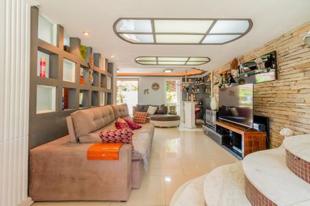 Casa à venda com 5 quartos, 450m² em Itaipu, Niterói