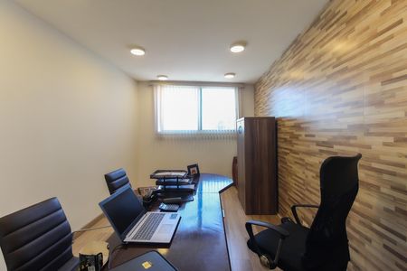Casa à venda com 600m², 3 quartos e 6 vagasEscritório