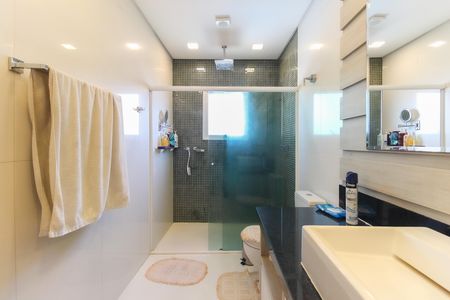 Casa à venda com 600m², 3 quartos e 6 vagasBanheiro da Suíte