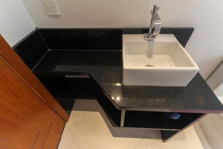 Casa à venda com 600m², 3 quartos e 6 vagasBanheiro Social