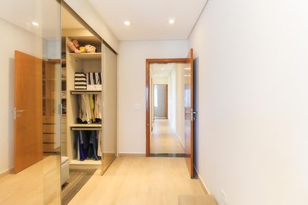 Casa à venda com 600m², 3 quartos e 6 vagasQuarto 3 - Suíte