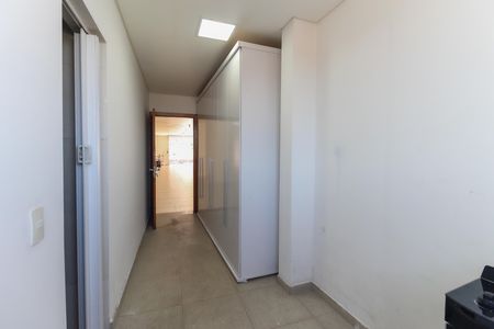 Casa à venda com 600m², 3 quartos e 6 vagasQuarto de Serviço