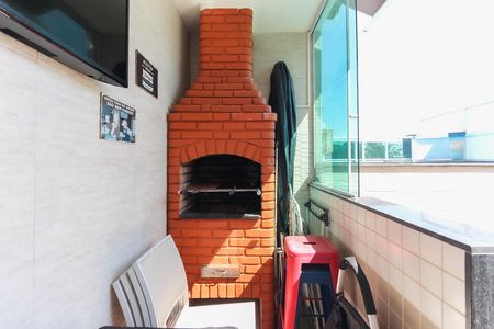 Casa à venda com 600m², 3 quartos e 6 vagasChurrasqueira - Piscina
