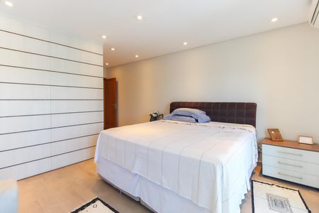Casa à venda com 600m², 3 quartos e 6 vagasQuarto 3 - Suíte