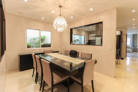 Casa à venda com 600m², 3 quartos e 6 vagasCopa