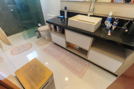 Casa à venda com 600m², 3 quartos e 6 vagasBanheiro da Suíte