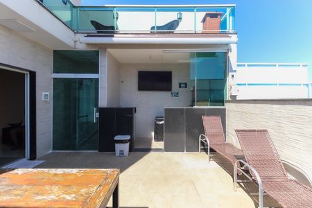 Casa à venda com 600m², 3 quartos e 6 vagasChurrasqueira - Piscina