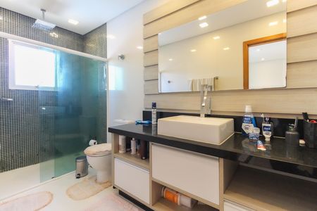 Casa à venda com 600m², 3 quartos e 6 vagasBanheiro da Suíte