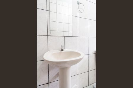 Casa de condomínio para alugar com 50m², 1 quarto e sem vagaBanheiro