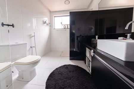 Casa à venda com 312m², 5 quartos e 3 vagas