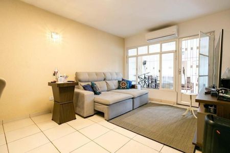 Casa à venda com 2 quartos, 278m² em Vila Mangalot, São Paulo