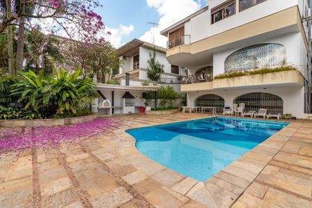 Casa à venda com 690m², 4 quartos e 4 vagas