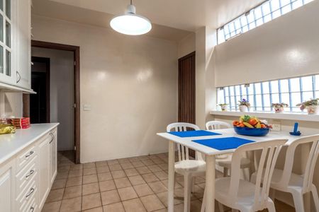 Casa à venda com 690m², 4 quartos e 4 vagas