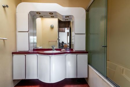 Casa à venda com 690m², 4 quartos e 4 vagas