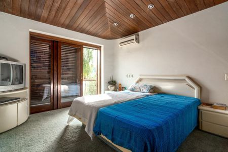Casa à venda com 690m², 4 quartos e 4 vagas