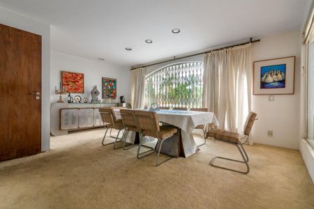 Casa à venda com 690m², 4 quartos e 4 vagas