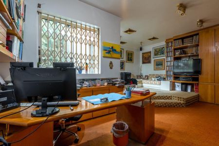 Casa à venda com 690m², 4 quartos e 4 vagas