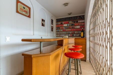 Casa à venda com 690m², 4 quartos e 4 vagas