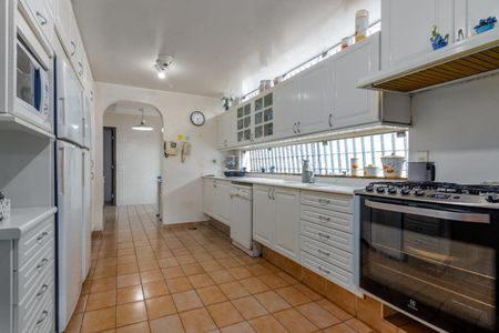 Casa à venda com 690m², 4 quartos e 4 vagas